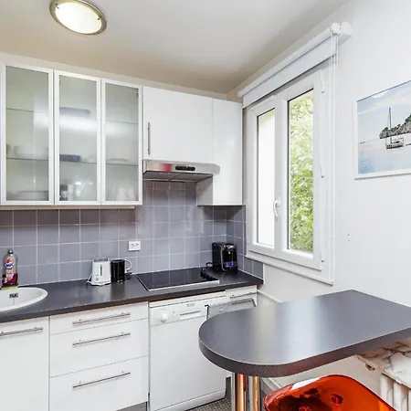 A Cosy Nest With A Balcony Near The Seine Apartment *
