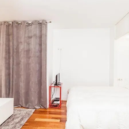 Apartamento A Cosy Nest With A Balcony Near The Seine