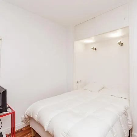 Apartment A Cosy Nest With A Balcony Near The Seine *