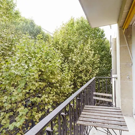 Apartment A Cosy Nest With A Balcony Near The Seine *