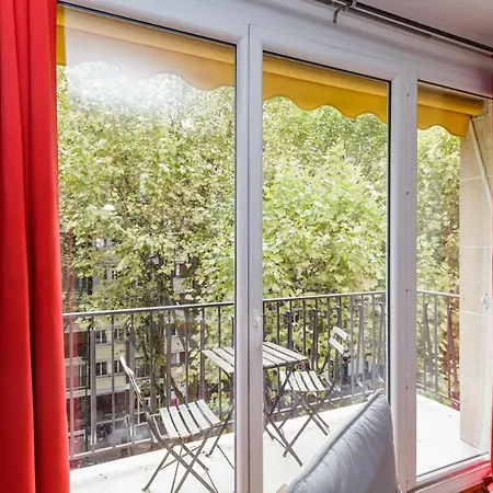 A Cosy Nest With A Balcony Near The Seine Apartment Paris